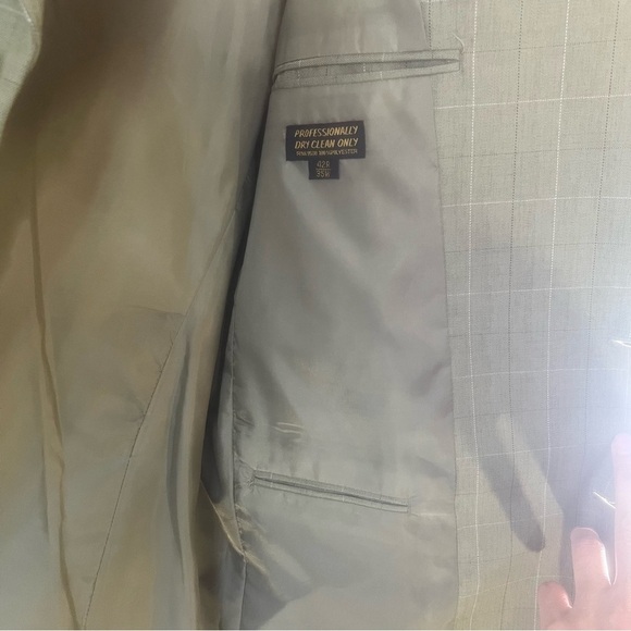 J. Vital 2piece suit size 42R top and 42R/ 35W
bottom Men's Tan Blazer - Picture 9 of 17